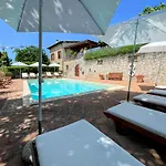Vicolo - Sleeps 5 With Air Con, Wifi, Balcony For Dining And Pool 別荘