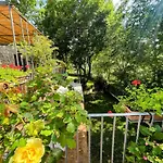 Vicolo - Sleeps 5 With Air Con, Wifi, Balcony For Dining And Pool *