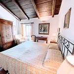 Vicolo - Sleeps 5 With Air Con, Wifi, Balcony For Dining And Pool * Strettura