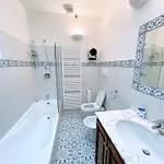 Vicolo - Sleeps 5 With Air Con, Wifi, Balcony For Dining And Pool * Strettura