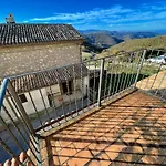 Vicolo - Sleeps 5 With Air Con, Wifi, Balcony For Dining And Pool 別荘