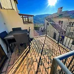 Vicolo - Sleeps 5 With Air Con, Wifi, Balcony For Dining And Pool *