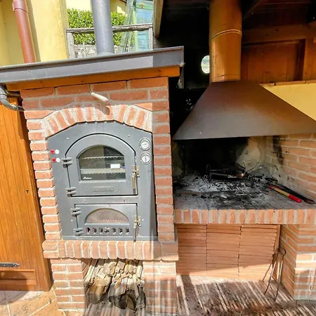 Сasa de vacaciones Vicolo - Sleeps 5 With Air Con, Wifi, Balcony For Dining And Pool Strettura