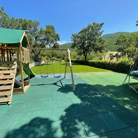 Vicolo - Sleeps 5 With Air Con, Wifi, Balcony For Dining And Pool Сasa de vacaciones *