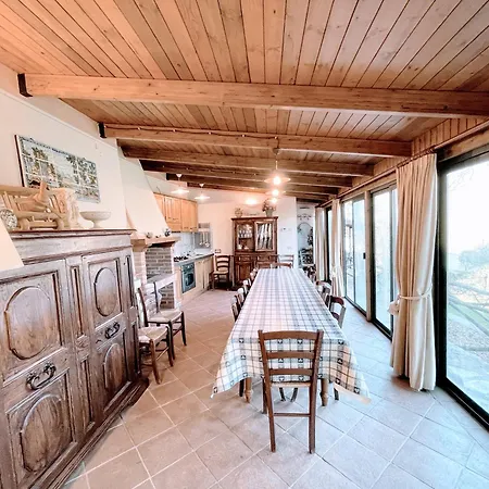 Сasa de vacaciones Vicolo - Sleeps 5 With Air Con, Wifi, Balcony For Dining And Pool