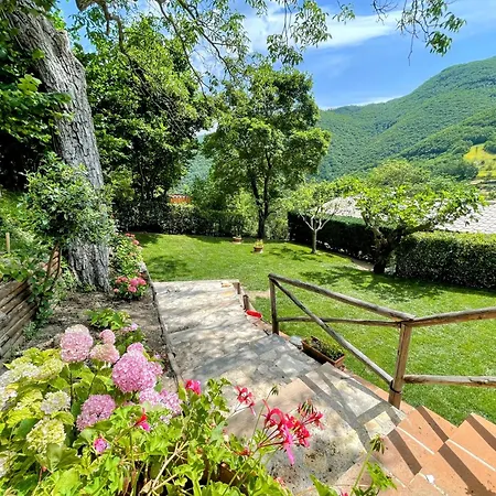 Vicolo - Sleeps 5 With Air Con, Wifi, Balcony For Dining And Pool * Strettura