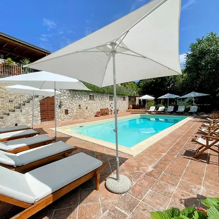 Vicolo - Sleeps 5 With Air Con, Wifi, Balcony For Dining And Pool Сasa de vacaciones