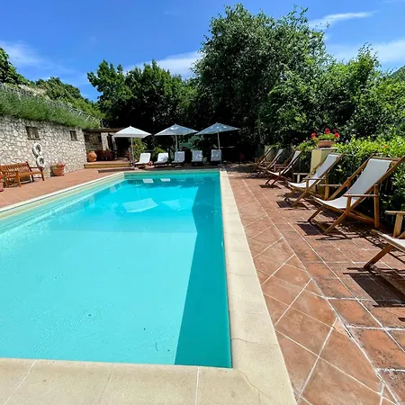 Vicolo - Sleeps 5 With Air Con, Wifi, Balcony For Dining And Pool *
