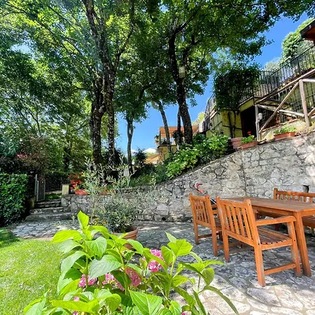 Vicolo - Sleeps 5 With Air Con, Wifi, Balcony For Dining And Pool