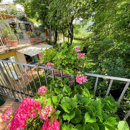Σπίτι διακοπών Vicolo - Sleeps 5 With Air Con, Wifi, Balcony For Dining And Pool