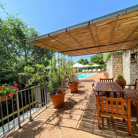 Vicolo - Sleeps 5 With Air Con, Wifi, Balcony For Dining And Pool