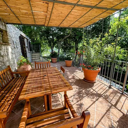 Vicolo - Sleeps 5 With Air Con, Wifi, Balcony For Dining And Pool Σπίτι διακοπών Strettura