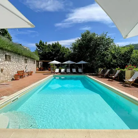 Vicolo - Sleeps 5 With Air Con, Wifi, Balcony For Dining And Pool