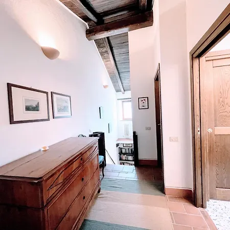 Vicolo - Sleeps 5 With Air Con, Wifi, Balcony For Dining And Pool * Strettura