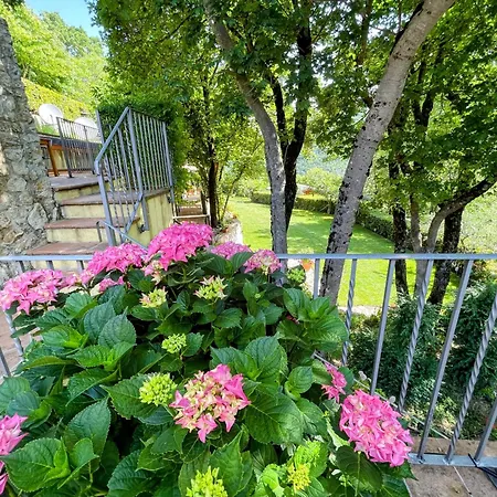 Vicolo - Sleeps 5 With Air Con, Wifi, Balcony For Dining And Pool * Strettura