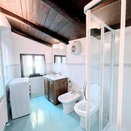 Сasa de vacaciones Vicolo - Sleeps 5 With Air Con, Wifi, Balcony For Dining And Pool *