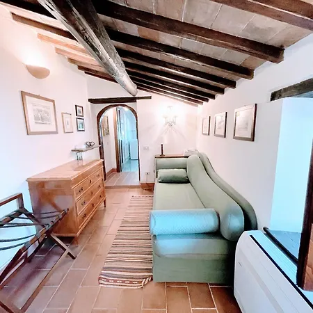 Vicolo - Sleeps 5 With Air Con, Wifi, Balcony For Dining And Pool