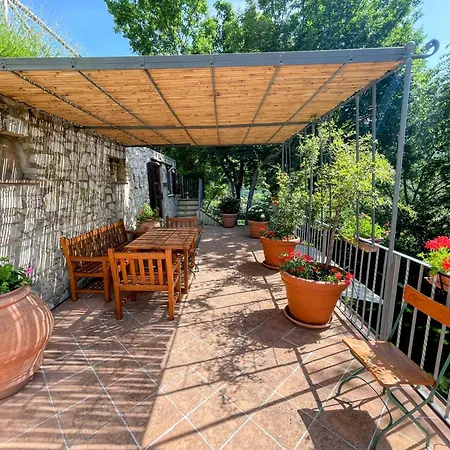 Сasa de vacaciones Vicolo - Sleeps 5 With Air Con, Wifi, Balcony For Dining And Pool