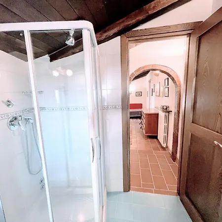 Vicolo - Sleeps 5 With Air Con, Wifi, Balcony For Dining And Pool Сasa de vacaciones Strettura