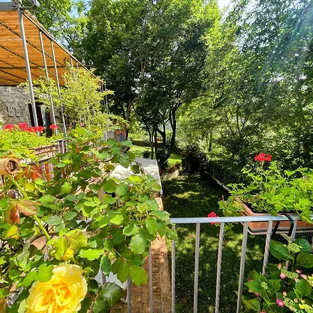 Vicolo - Sleeps 5 With Air Con, Wifi, Balcony For Dining And Pool *