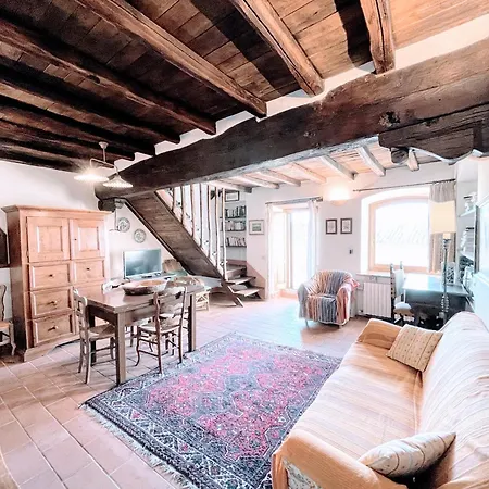 Vicolo - Sleeps 5 With Air Con, Wifi, Balcony For Dining And Pool