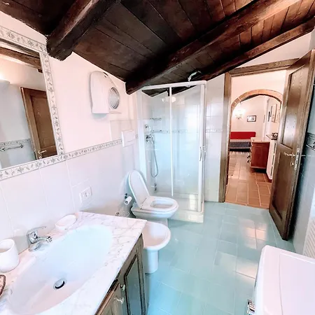 Vicolo - Sleeps 5 With Air Con, Wifi, Balcony For Dining And Pool Strettura