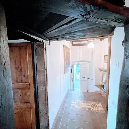 Сasa de vacaciones Vicolo - Sleeps 5 With Air Con, Wifi, Balcony For Dining And Pool *