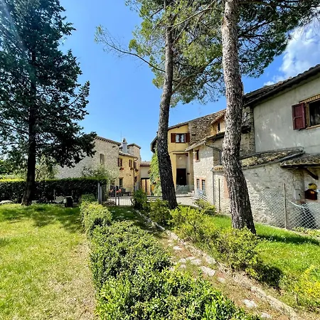 Vicolo - Sleeps 5 With Air Con, Wifi, Balcony For Dining And Pool *