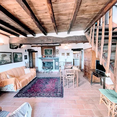 Сasa de vacaciones Vicolo - Sleeps 5 With Air Con, Wifi, Balcony For Dining And Pool *