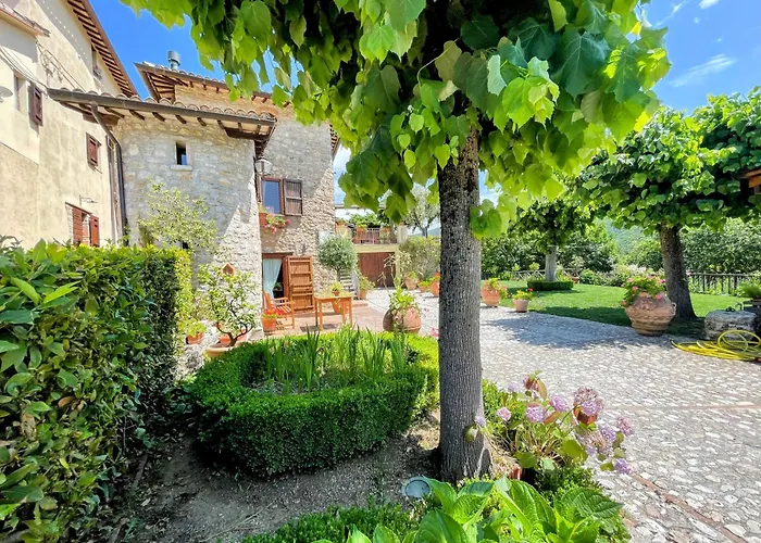 Casa de Férias Vicolo - Sleeps 5 With Air Con, Wifi, Balcony For Dining And Pool Strettura