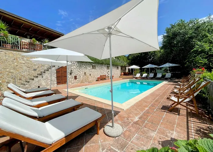 Vicolo - Sleeps 5 With Air Con, Wifi, Balcony For Dining And Pool Casa de Férias