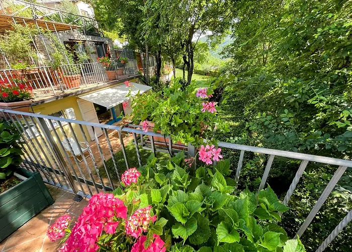 Casa de Férias Vicolo - Sleeps 5 With Air Con, Wifi, Balcony For Dining And Pool