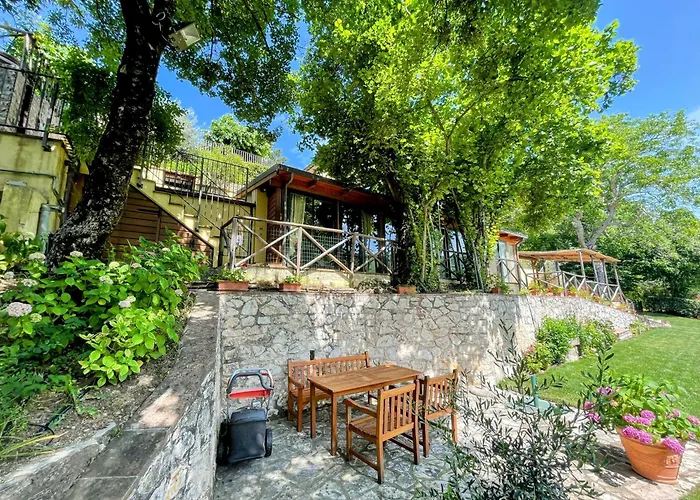 Vicolo - Sleeps 5 With Air Con, Wifi, Balcony For Dining And Pool Strettura