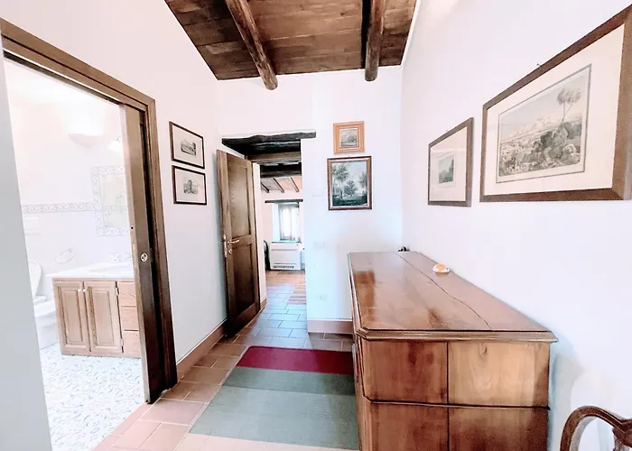 Vicolo - Sleeps 5 With Air Con, Wifi, Balcony For Dining And Pool *