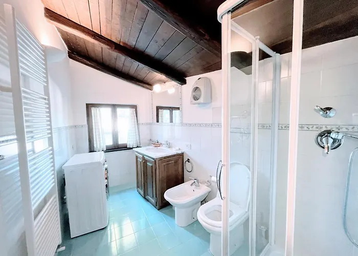 Casa de Férias Vicolo - Sleeps 5 With Air Con, Wifi, Balcony For Dining And Pool *