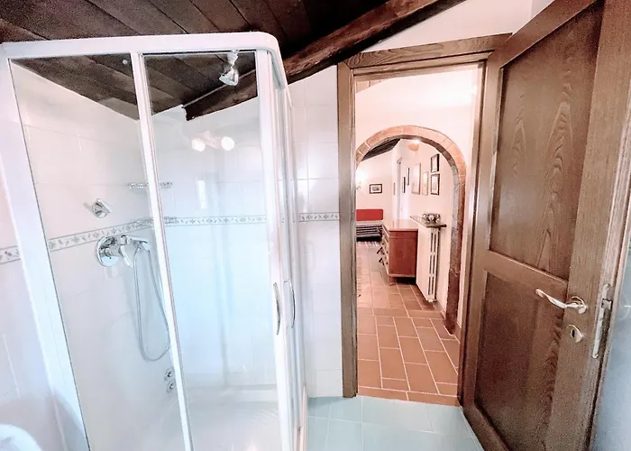 Vicolo - Sleeps 5 With Air Con, Wifi, Balcony For Dining And Pool Casa de Férias Strettura