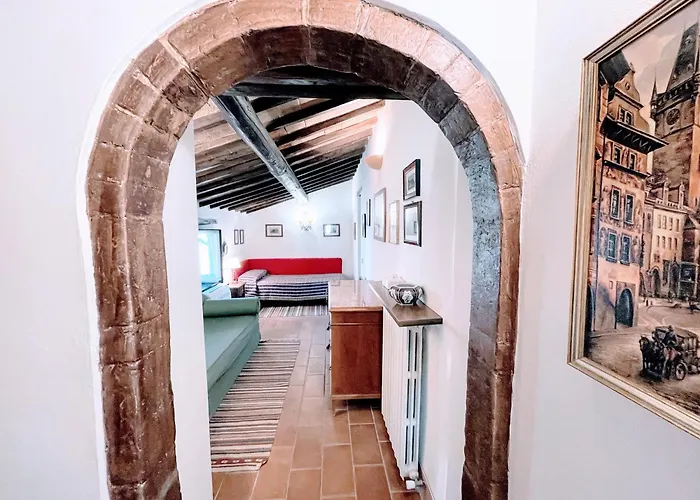 Vicolo - Sleeps 5 With Air Con, Wifi, Balcony For Dining And Pool Strettura