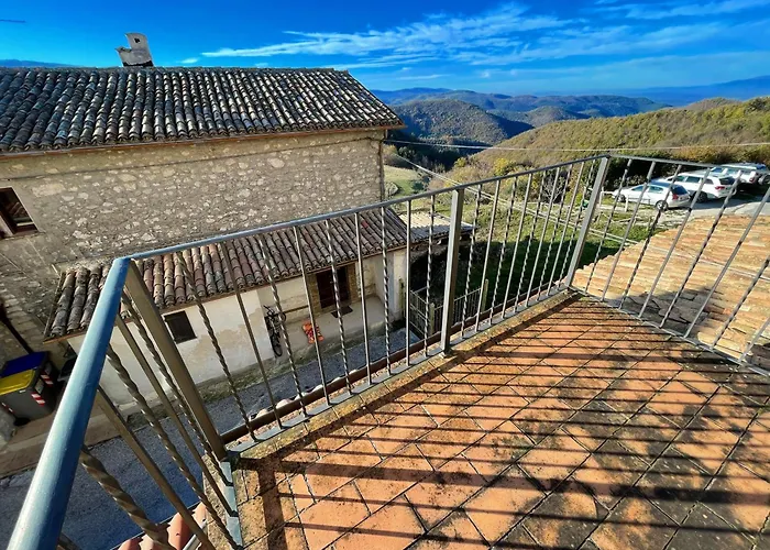 Vicolo - Sleeps 5 With Air Con, Wifi, Balcony For Dining And Pool Casa de Férias